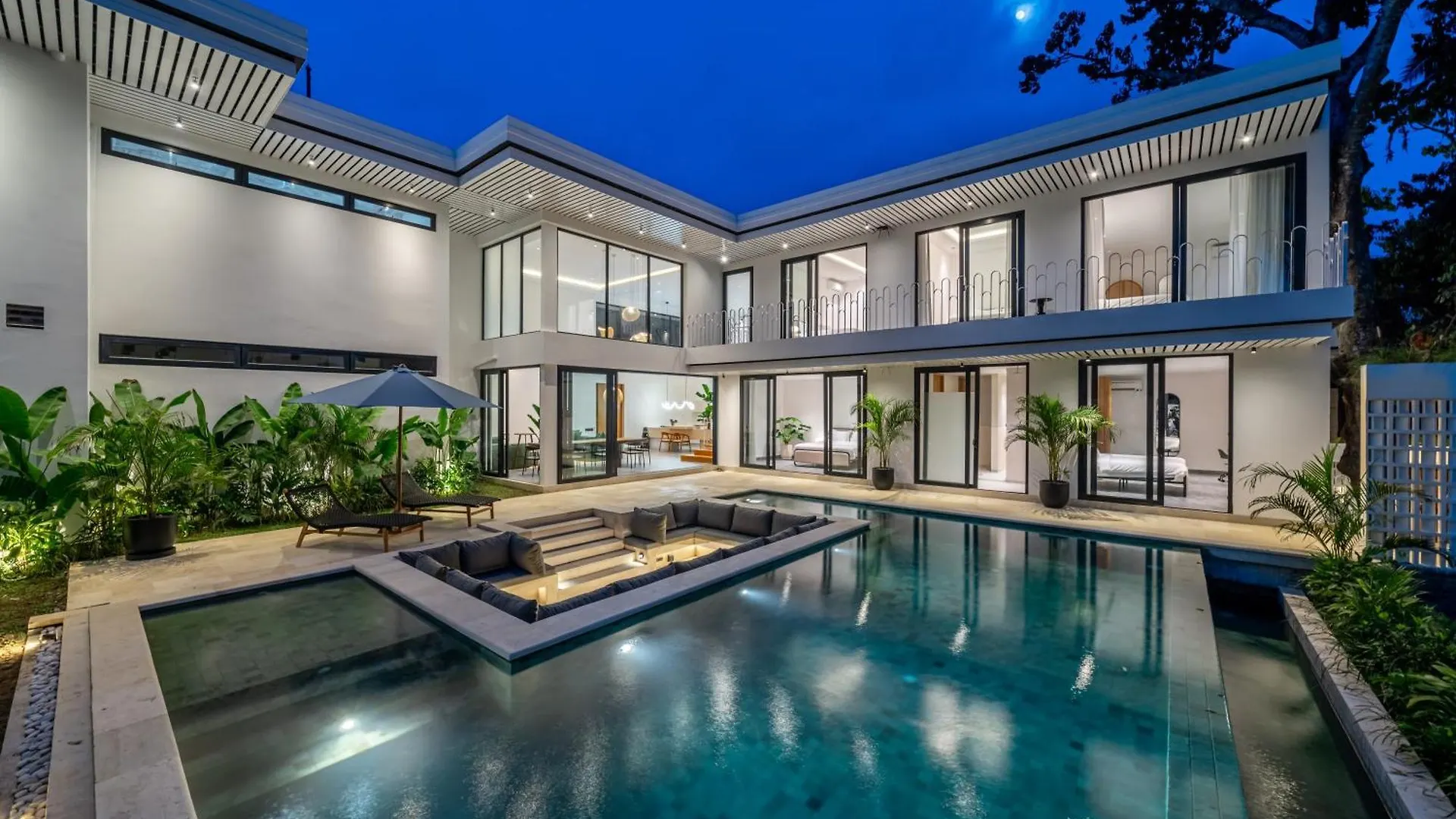 White Villa - Exclusive Modern Villa - Grand Living Space - Breathtaking Views Ubud